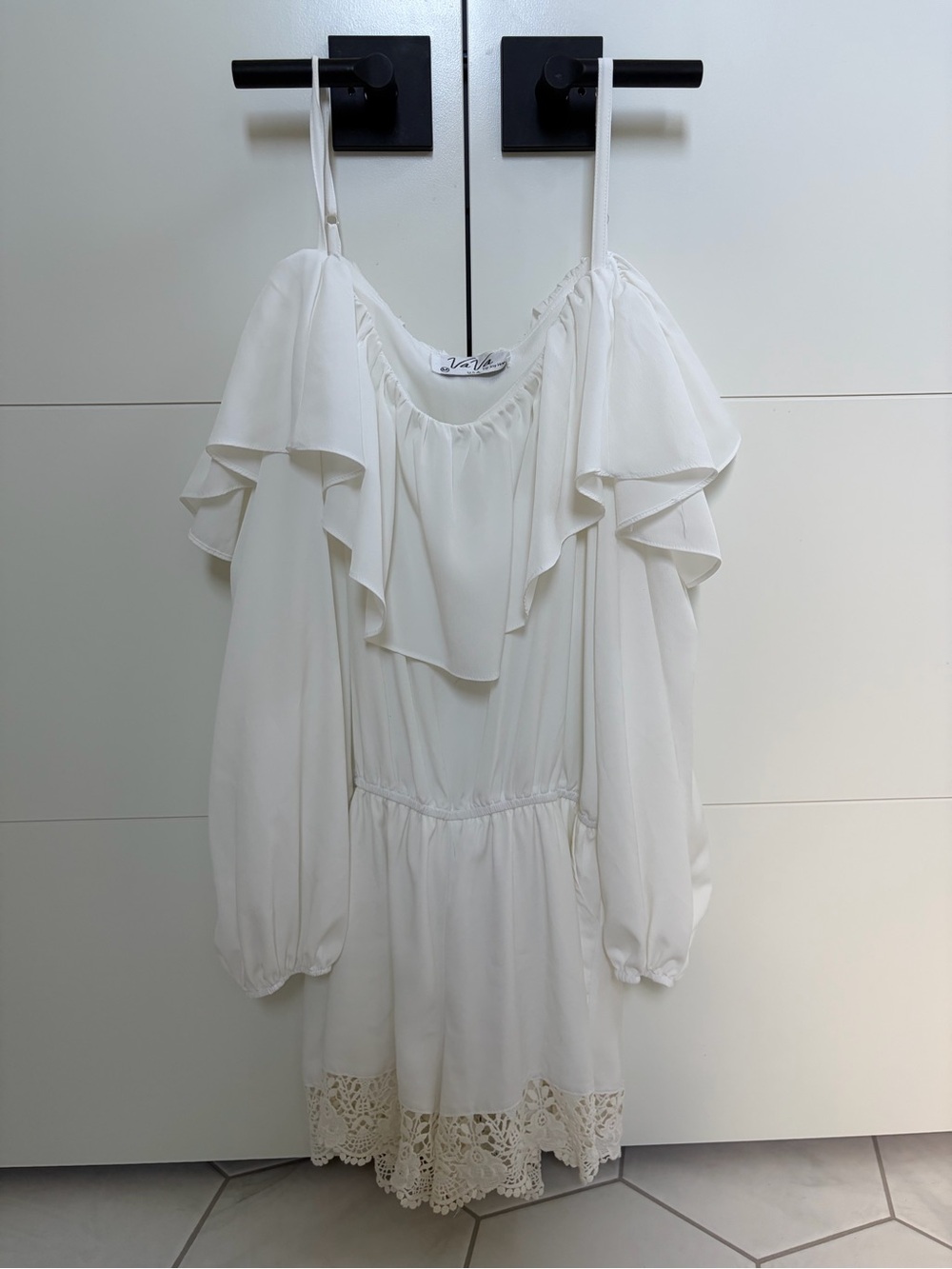 Vava by Joy Han White Ruffled Off-Shoulder Top